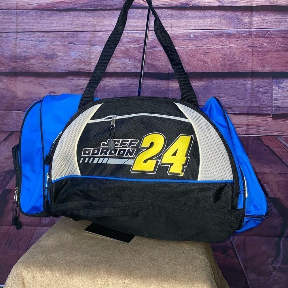 Jeff Gordon carry all bag with insulate drink holder built in